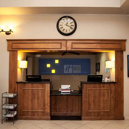 Holiday Inn Express Tucson-Airport By Ihg Exterior photo